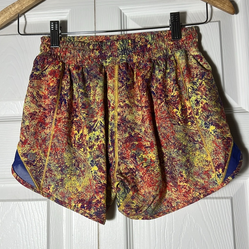 Lululemon Athletica Hotty Hot Short 4 - Picture 4 of 12